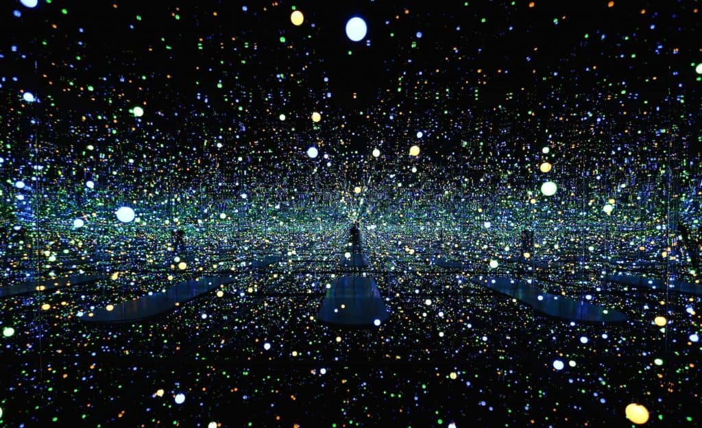 YayoiKusamaInfinityMirroredRoomGleamingLightsoftheSoul